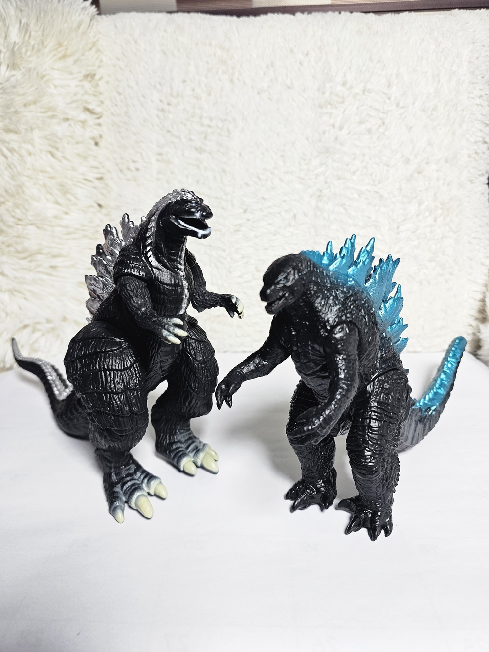 Lot Of 2 Godzilla Ultima Vs Godzilla 2019  King Of The Monster